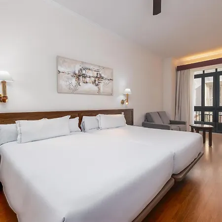 Senator カディス