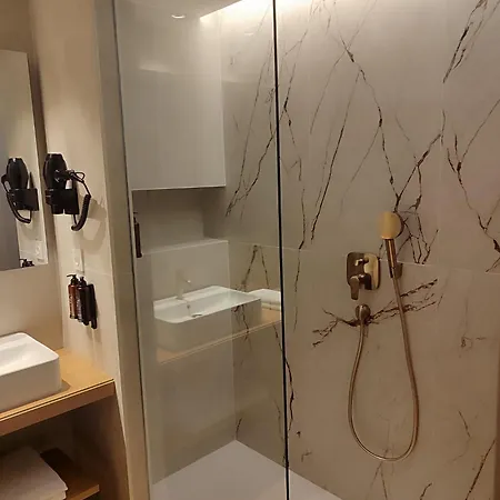 Hotel Senator 4*