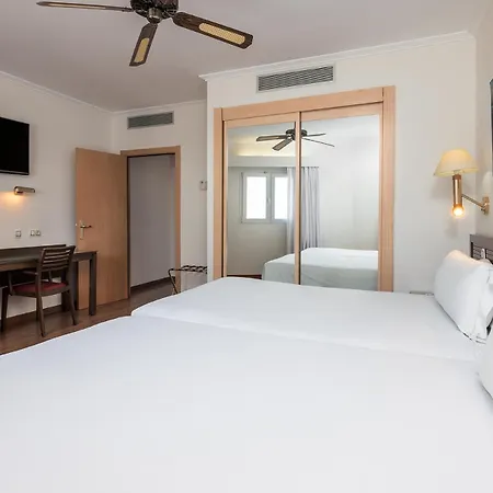Hotel Senator 4*